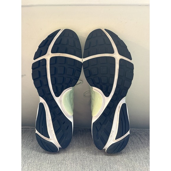 Nike Air Presto 878068-300 Barely Green Low Lace Up Sneakers Size 8 Running Shoe - Picture 8 of 8